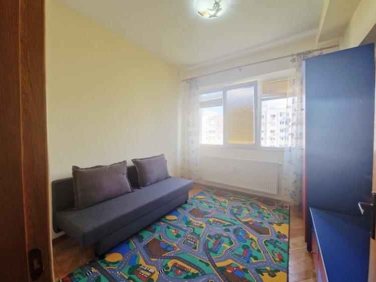 Apartament cu 3 camere decomandat, mobilat în Obor