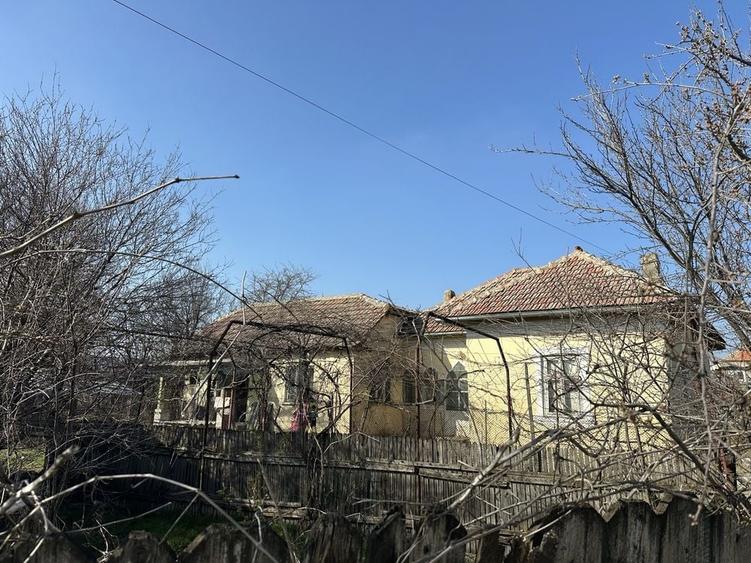 Casă cu 4 camere în Drincea