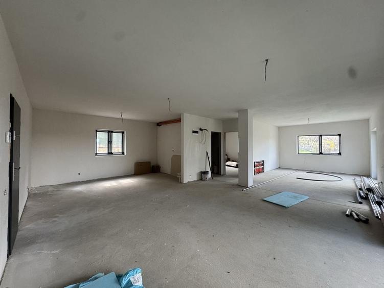 Apartament cu 3 camere semidecomandat în Dosu Bricii
