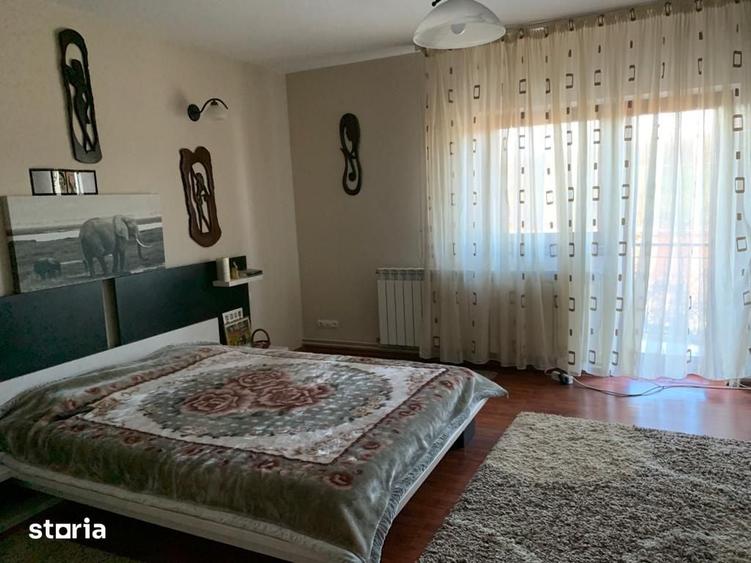 Casă cu 8 camere cu Teren 450 Mp în Clinceni