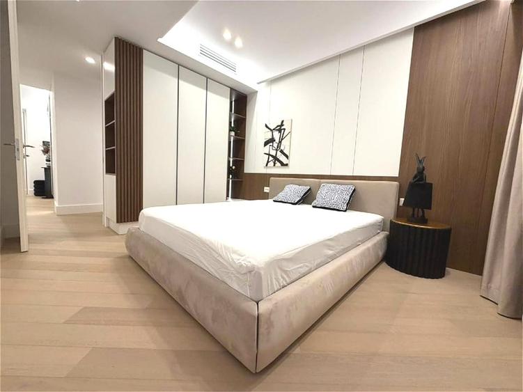 Apartament cu 3 camere semidecomandat, mobilat în Iancu Nicolae