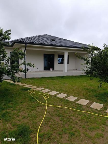 Casă cu 3 camere cu Teren 750 Mp în Central