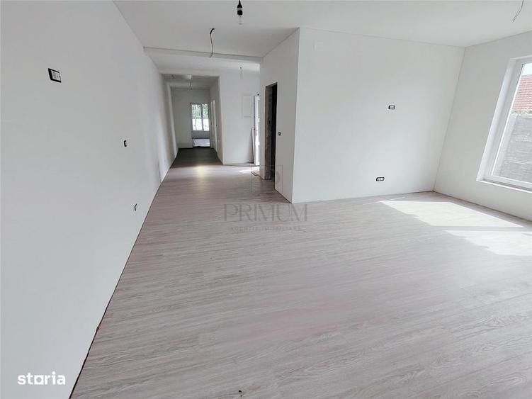 Casă cu 4 camere în Albina