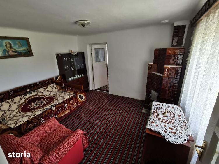 Casă cu 4 camere cu Teren 1200 Mp în Posești