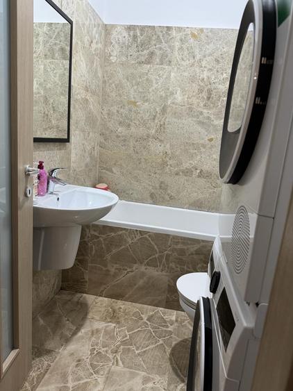 Apartament cu 4 camere decomandat în Central