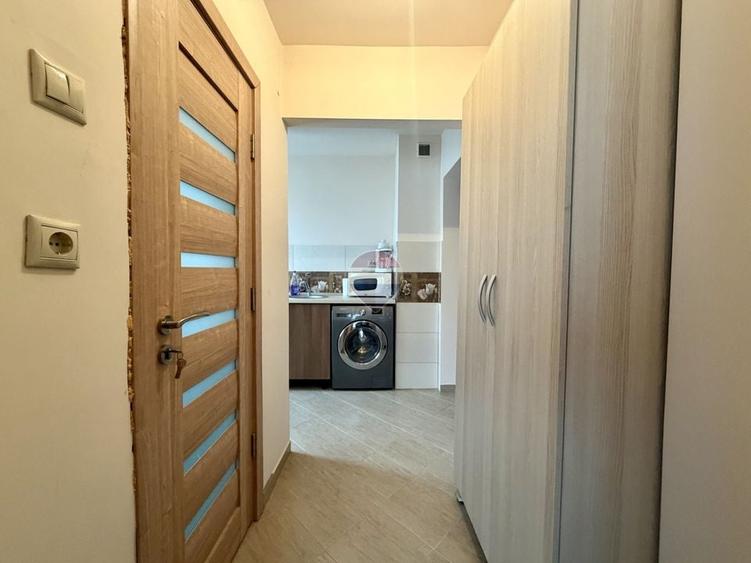 Apartament cu 3 camere decomandat, mobilat în Șega