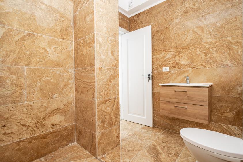 Apartament cu 3 camere decomandat, mobilat în Central
