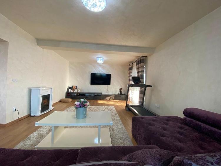 Casă cu 4 camere în Central