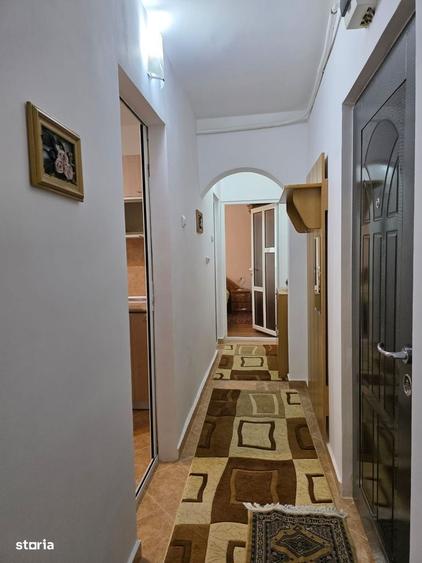 2 camere, zona Smirodava , decomandat, etaj intermediar, mobilat - 5