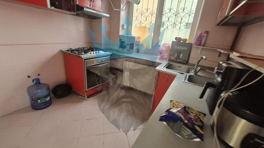 Casă individuală cu 6 camere cu Canalizare în Cotroceni
