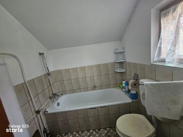 Casă cu 4 camere în Păstrăveni