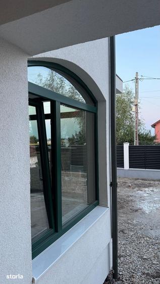 Casă cu 5 camere cu Teren 405 Mp în Crevedia