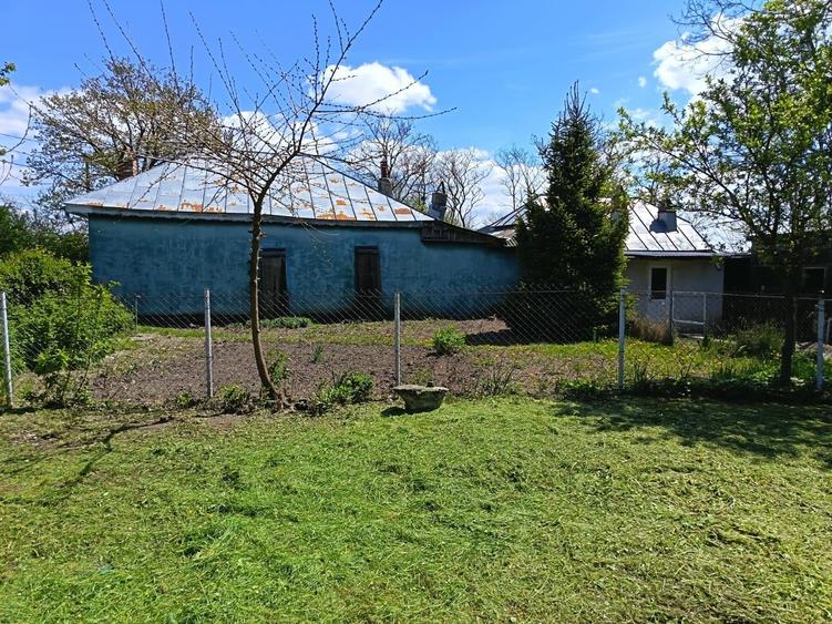 Casă cu 4 camere cu Teren 2000 Mp în Zănești