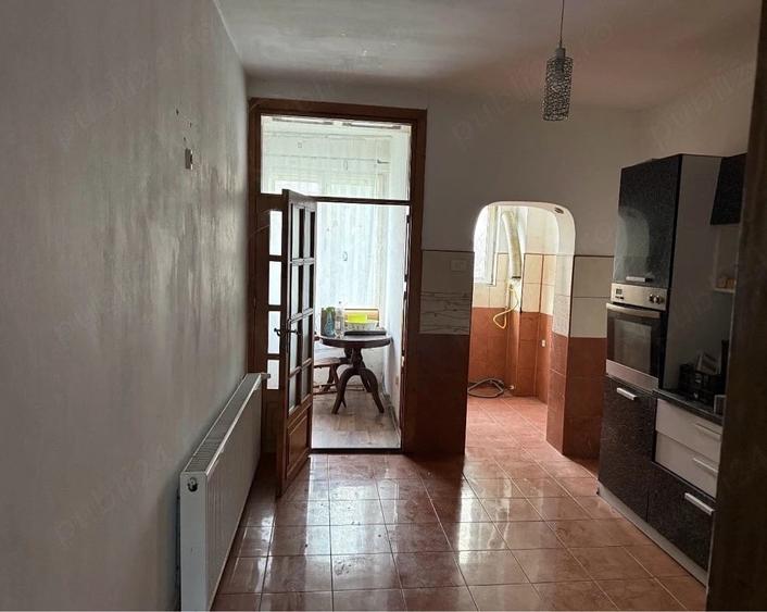 Apartament cu 5 camere decomandat în Ultracentral