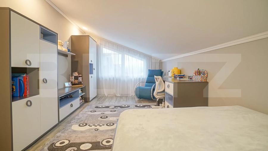 Apartament cu 4 camere decomandat, mobilat în Florilor