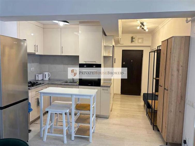 Apartament cu 2 camere semidecomandat, mobilat în Pipera