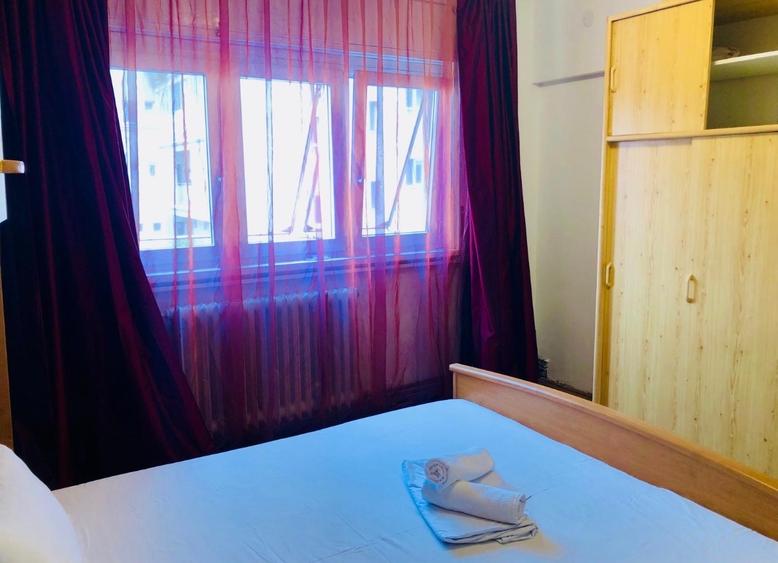 Apartament cu 4 camere decomandat în Punctele Cardinale