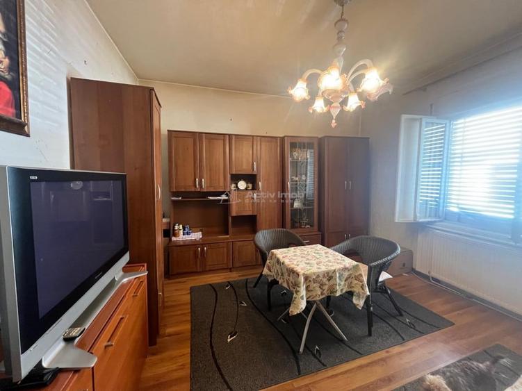 Apartament cu 4 camere nedecomandat în Central