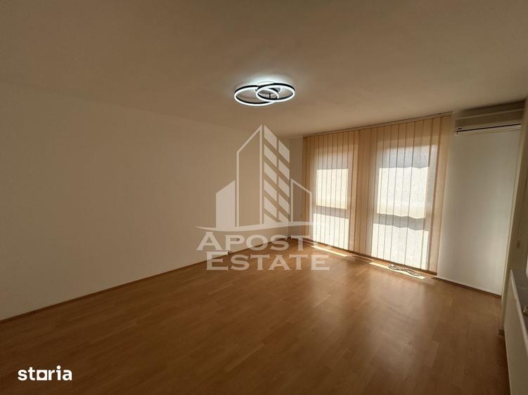 Spațiu comercial, de 200 mp, în Șagului