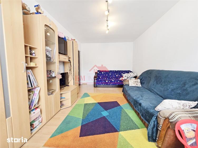Apartament cu 3 camere, mobilat în Rahova