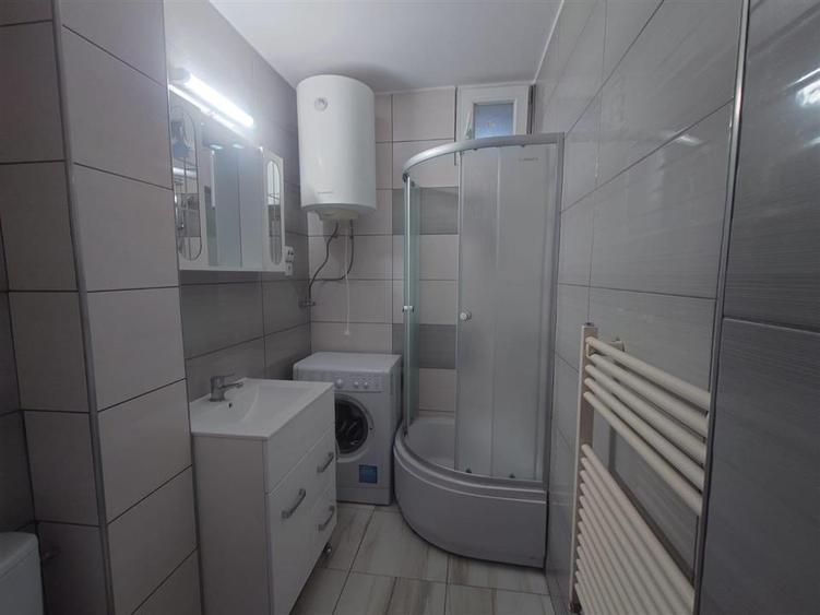 Apartament cu 3 camere decomandat, mobilat în Central
