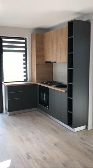 Apartament cu 3 camere semidecomandat, mobilat în Florești — fotografia 2