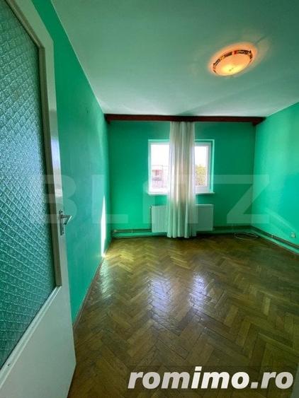 Apartament cu 4 camere decomandat în Central