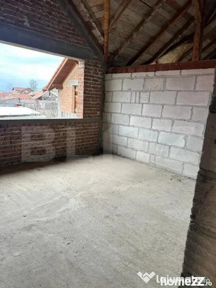 Casă cu 7 camere cu Teren 1400 Mp în Central