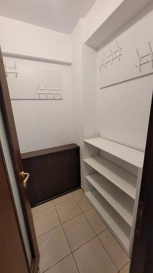 Apartament cu 3 camere semidecomandat în Chitila