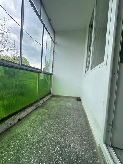 Apartament cu 3 camere decomandat în Drumul Taberei