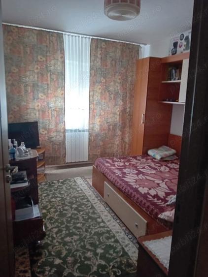 Apartament cu 4 camere în Petrila