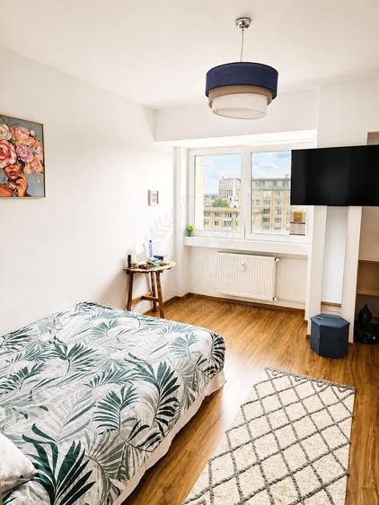 Apartament cu 3 camere semidecomandat, mobilat în Central
