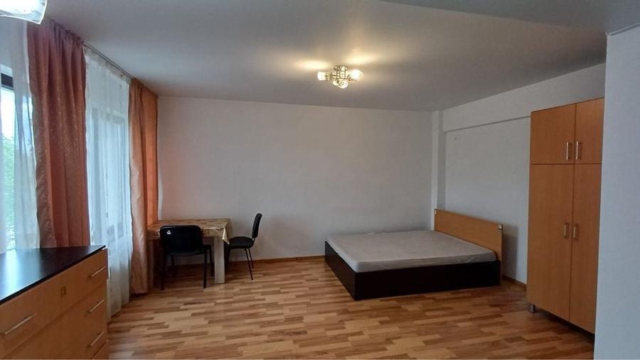 Garsonieră nedecomandată în Valea Adâncă