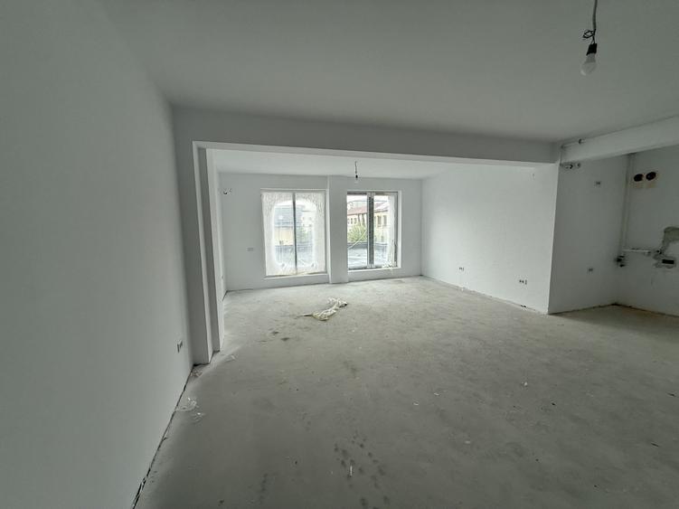 Apartament cu 4 camere decomandat în Theodor Pallady