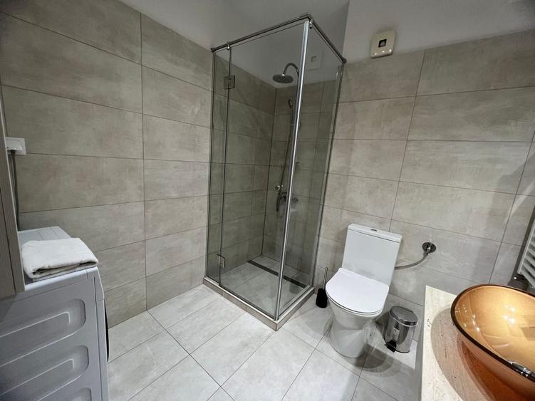 Apartament cu 2 camere decomandat, mobilat în Mărăști