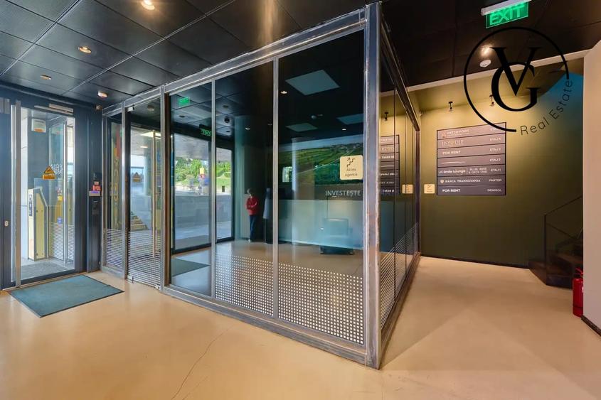 Spațiu comercial, de 963.90002441406 mp, în Peninsula