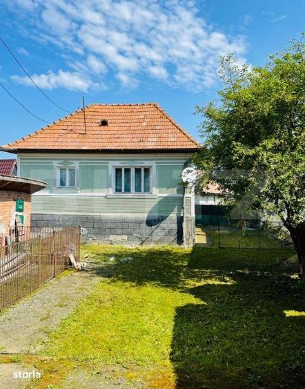 Casă cu 2 camere cu Teren 690 Mp în Petrești