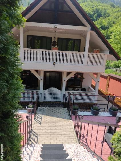 Casă cu 6 camere în Central