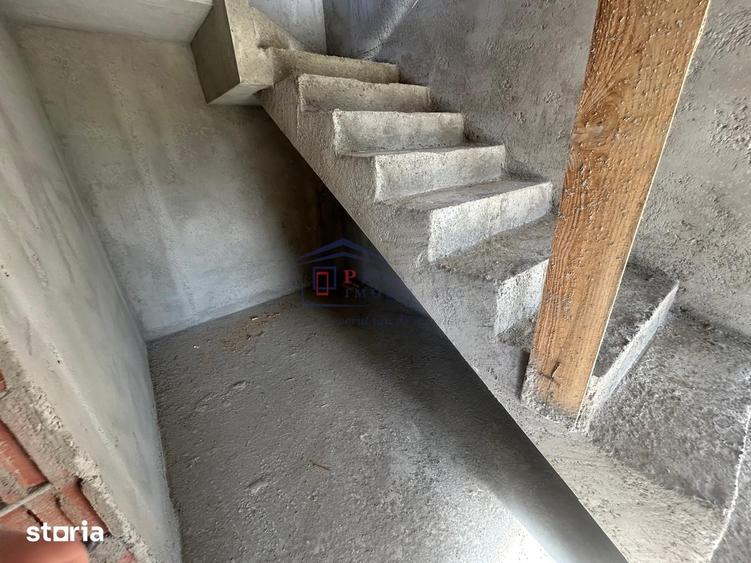 Casă cu 4 camere cu Teren 500 Mp în Moara
