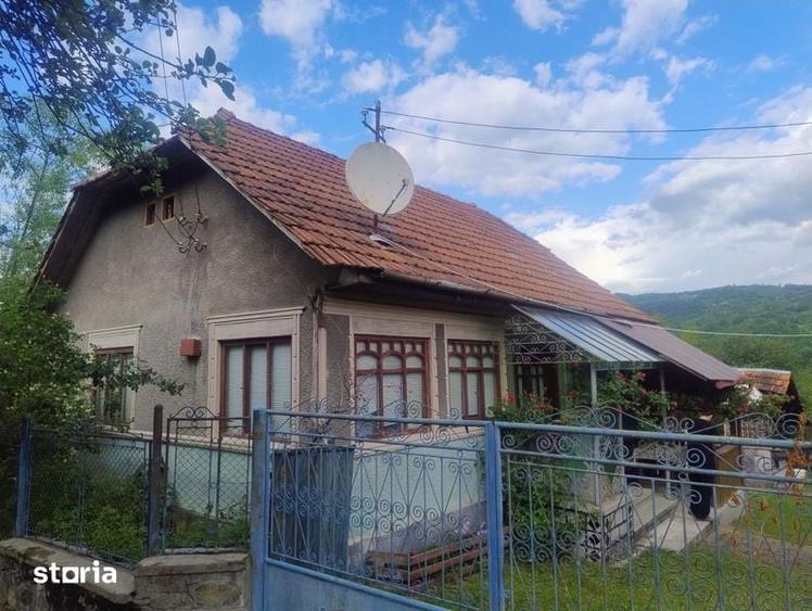 Casă cu 3 camere cu Teren 160 Mp în Central