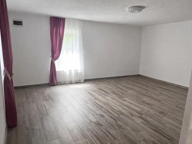 Casă cu 3 camere în Lunca de Jos