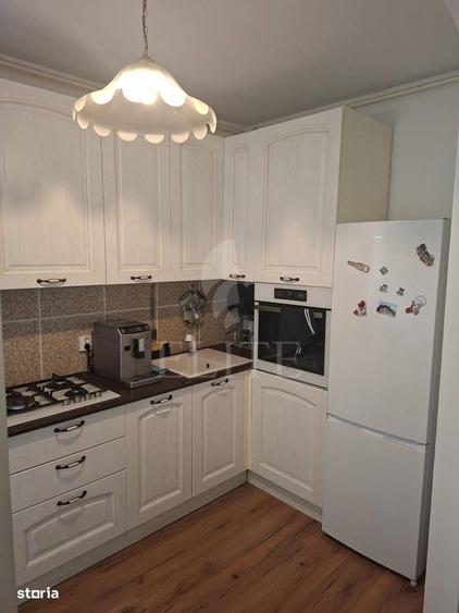 Apartament cu 3 camere decomandat în Europa