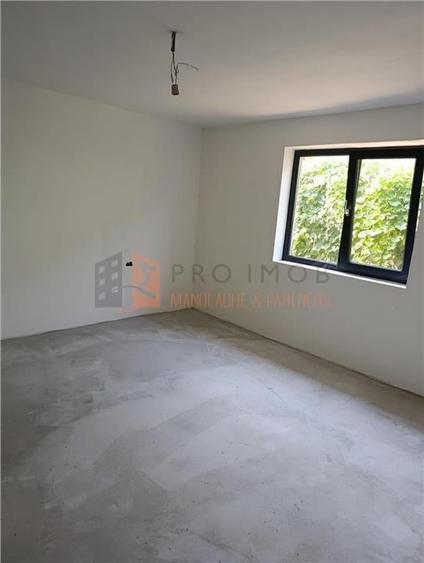 Casă individuală cu 4 camere cu Teren 995 Mp în Căpățânești