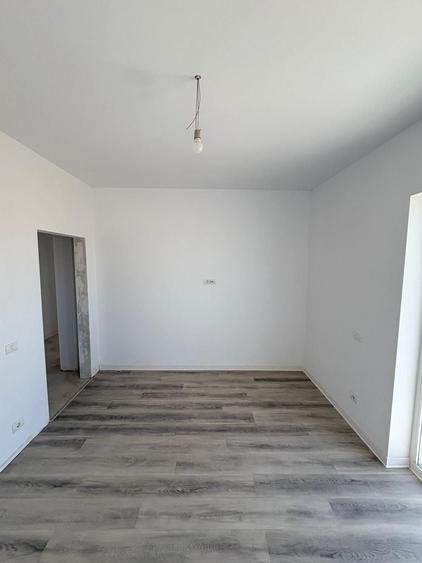 Apartament cu 3 camere semidecomandat, mobilat în Giroc