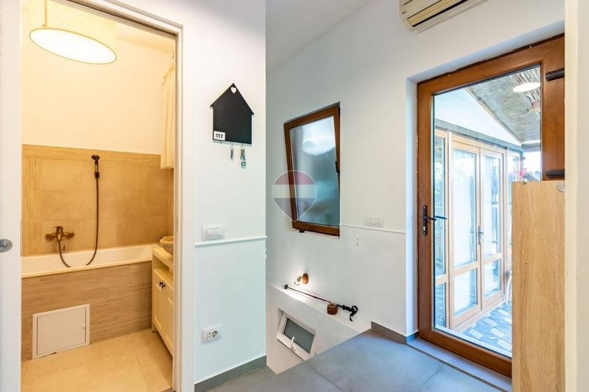 Apartament cu 4 camere semidecomandat, mobilat în Turda