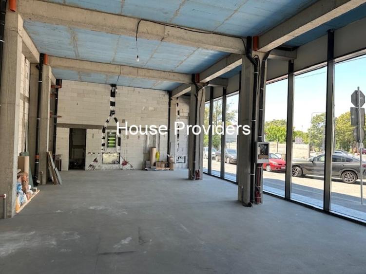 Spațiu comercial, de 530 mp, în Drumul Taberei