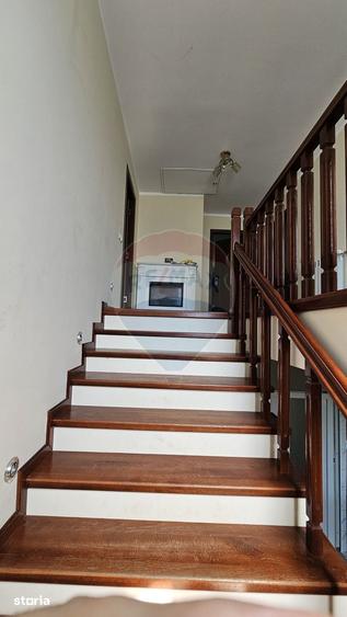 Casă cu 6 camere cu Teren 3600 Mp în Hănțești