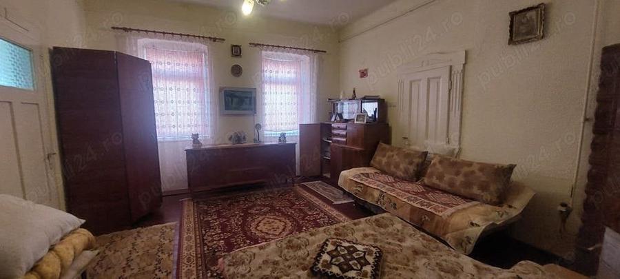 Casă cu 5 camere cu Teren 2500 Mp în Bod