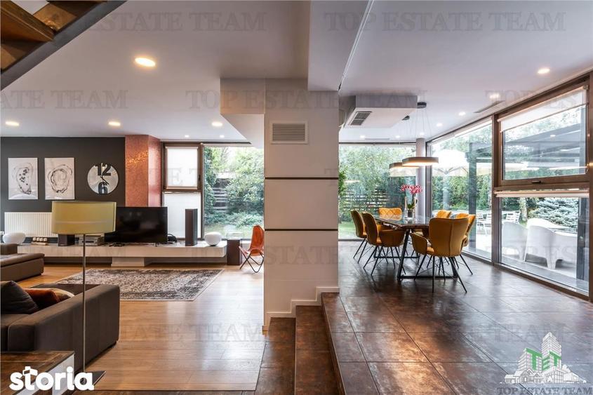 Casă cu 7 camere cu Teren 1334 Mp în Central