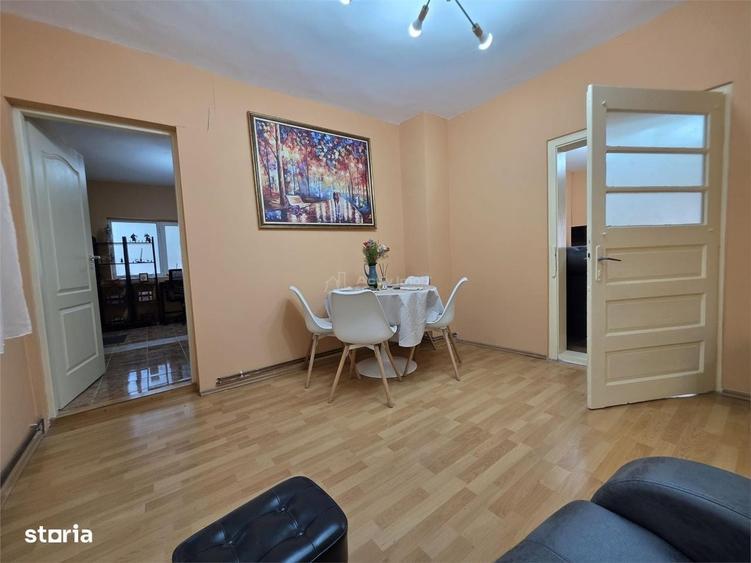 Casă cu 4 camere cu Teren 438 Mp în 23 August